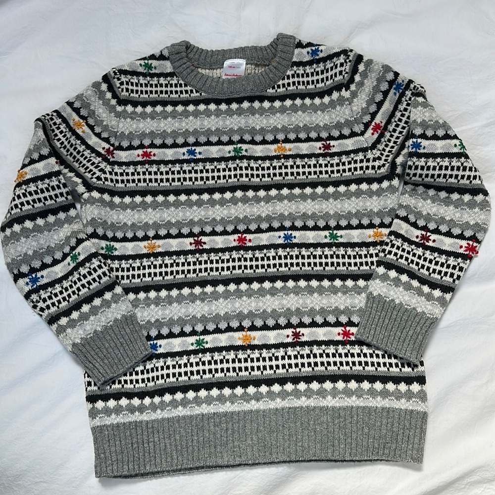 Size 130 (8) Holiday Hanna Anderson sweater